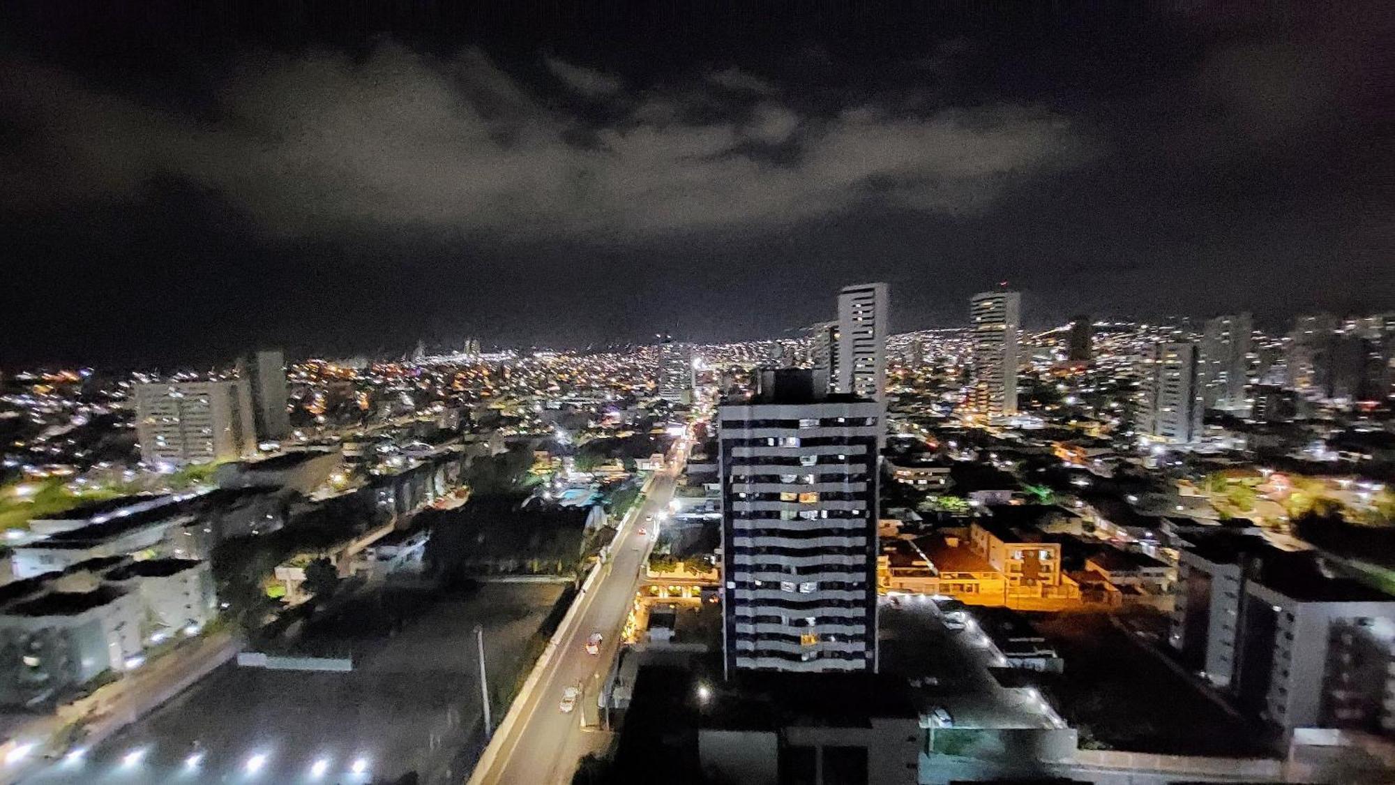 Ape Com Vista Espetacular No Edif. Mr. Roterdam Apartment Caruaru